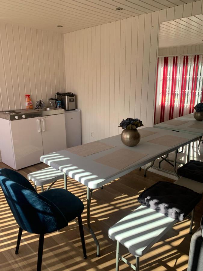 Sjarmerende Gjestehus Med Stor Hage I ซันด์วิกา ภายนอก รูปภาพ